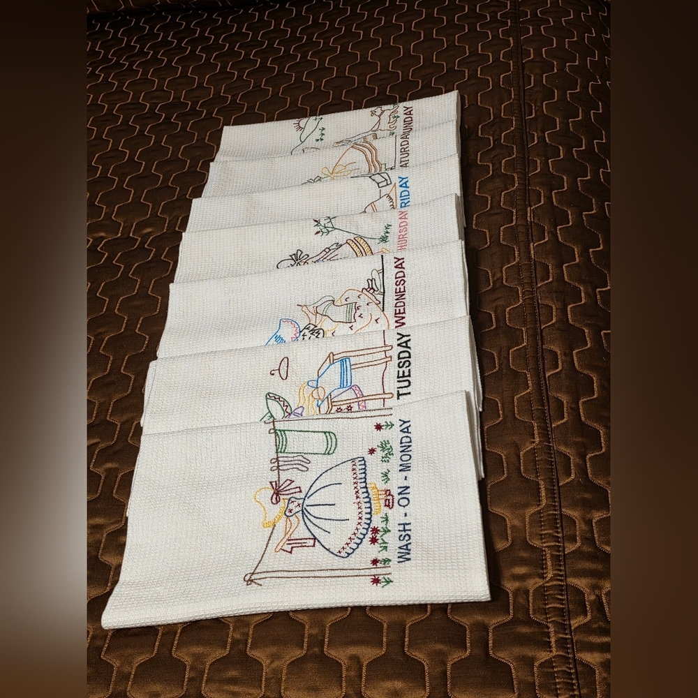 Vintage Tea Towels. Perfect Christmas Gift! - Picture 2 of 11